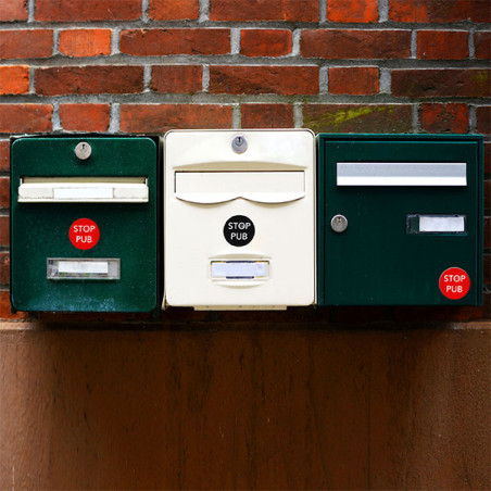 Etiquette autocollante STOP PUB rouge