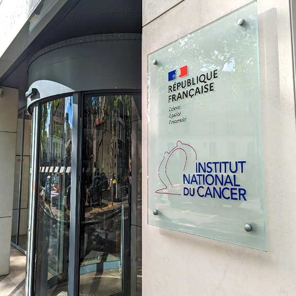 Impression sur Plexiglas® sur mesure – Plaques PMMA transparentes ou opalines | Aluplex Signalétique