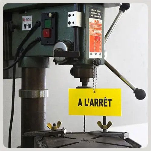 Plaques réglementaires